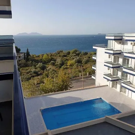 Sea-view Flat With Swimming Pool Vlorë