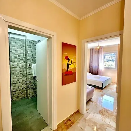 דירה Sea-view Flat With Swimming Pool *